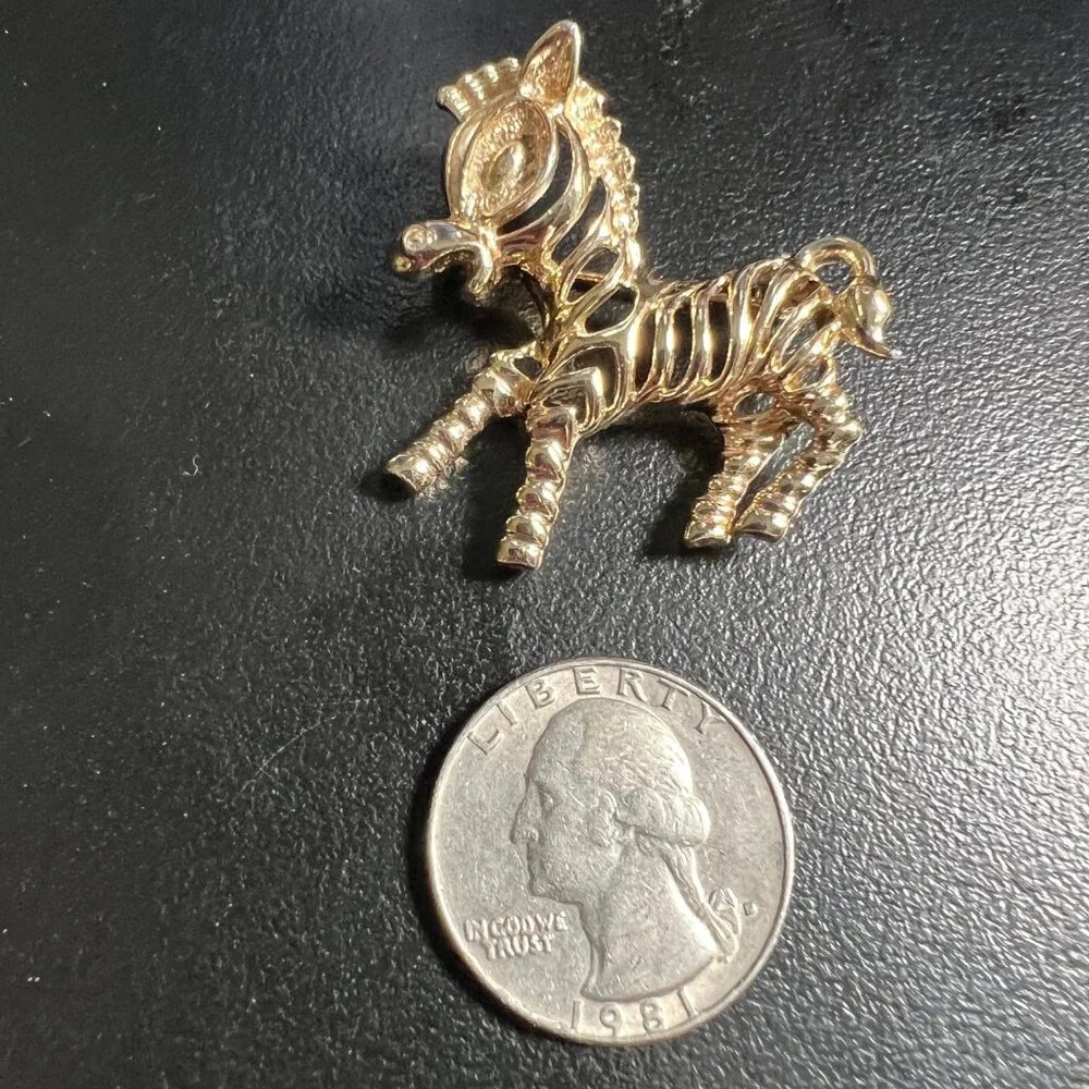 Vintage Sarah Coventry Zebra Brooch Open Gold Tone‎ Horse Figural Pin